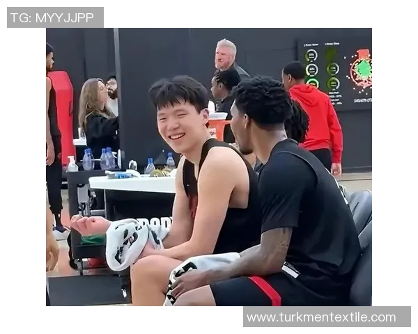 斯普利特称赞杨瀚森进步显著灵活性提升助力罚球线组织进攻
