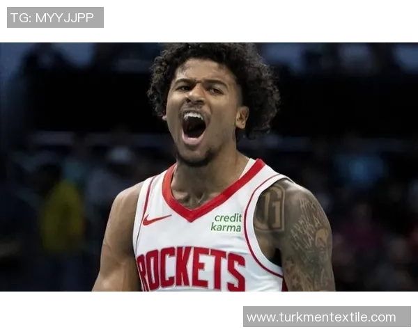 杰伦格林庆祝阿门生日分享火箭球衣合照展现兄弟情深